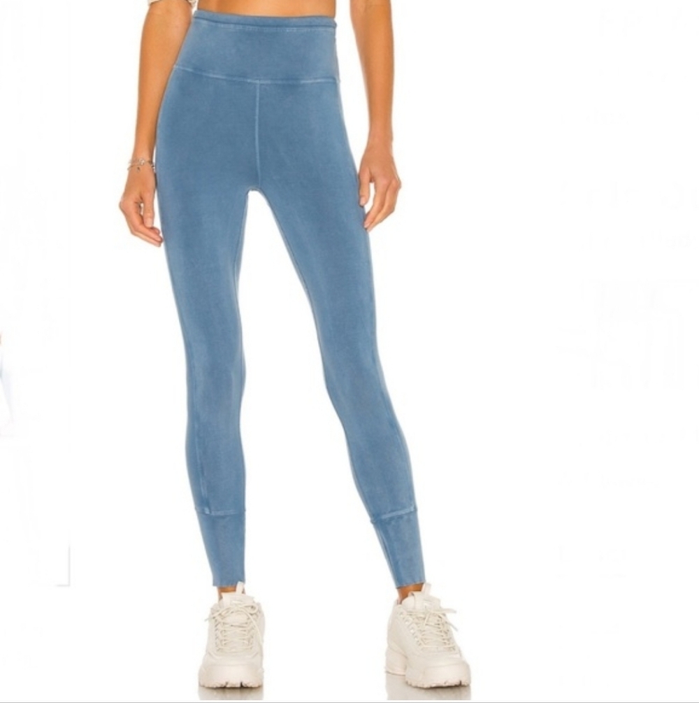 💙 FREE PEOPLE MOVEMENT HOT SHOT LEGGINGS! - Picture 4 of 11